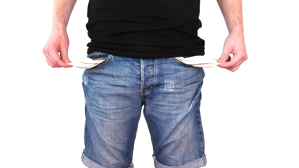 Populaţia României pierde 7 miliarde de lei anual