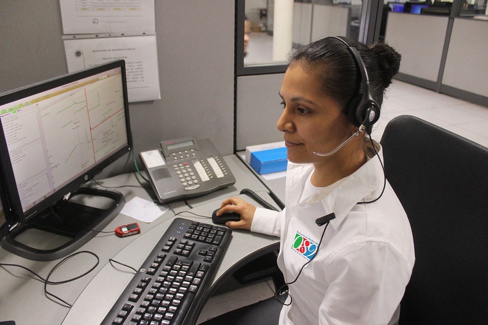 Sistemul 112 Serviciul de Telecomunicaţii Speciale (STS) a lansat aplicaţia de urgenţă Apel 112 pentru telefoane mobile, care permite transmiterea coordonatelor GPS 112 apeluri non-urgențe