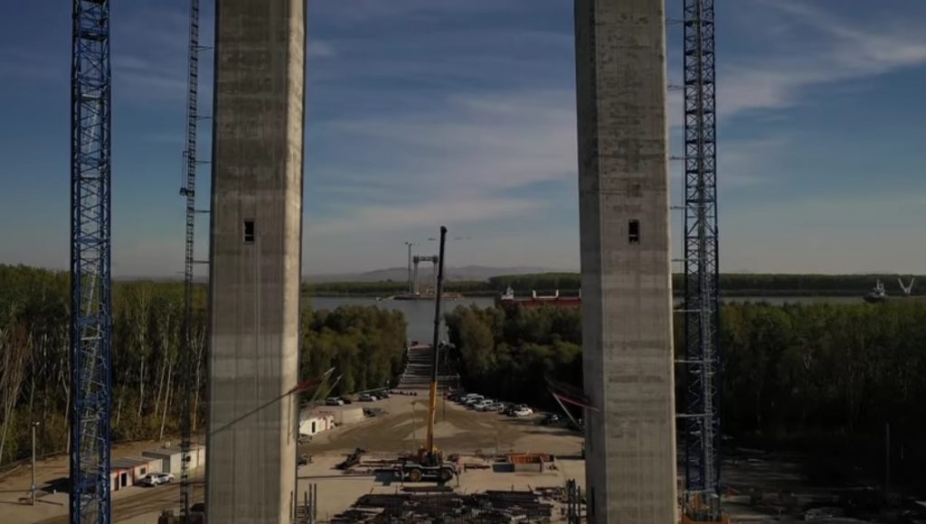podul suspendat spre brăila